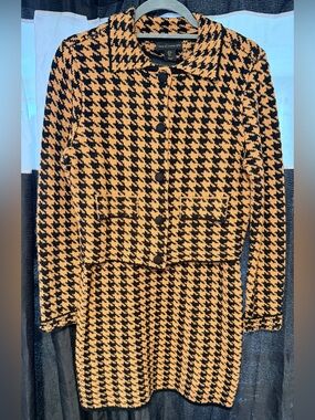 Preloved House of Harlow 1960 Black and Camel Houndstooth Blazer